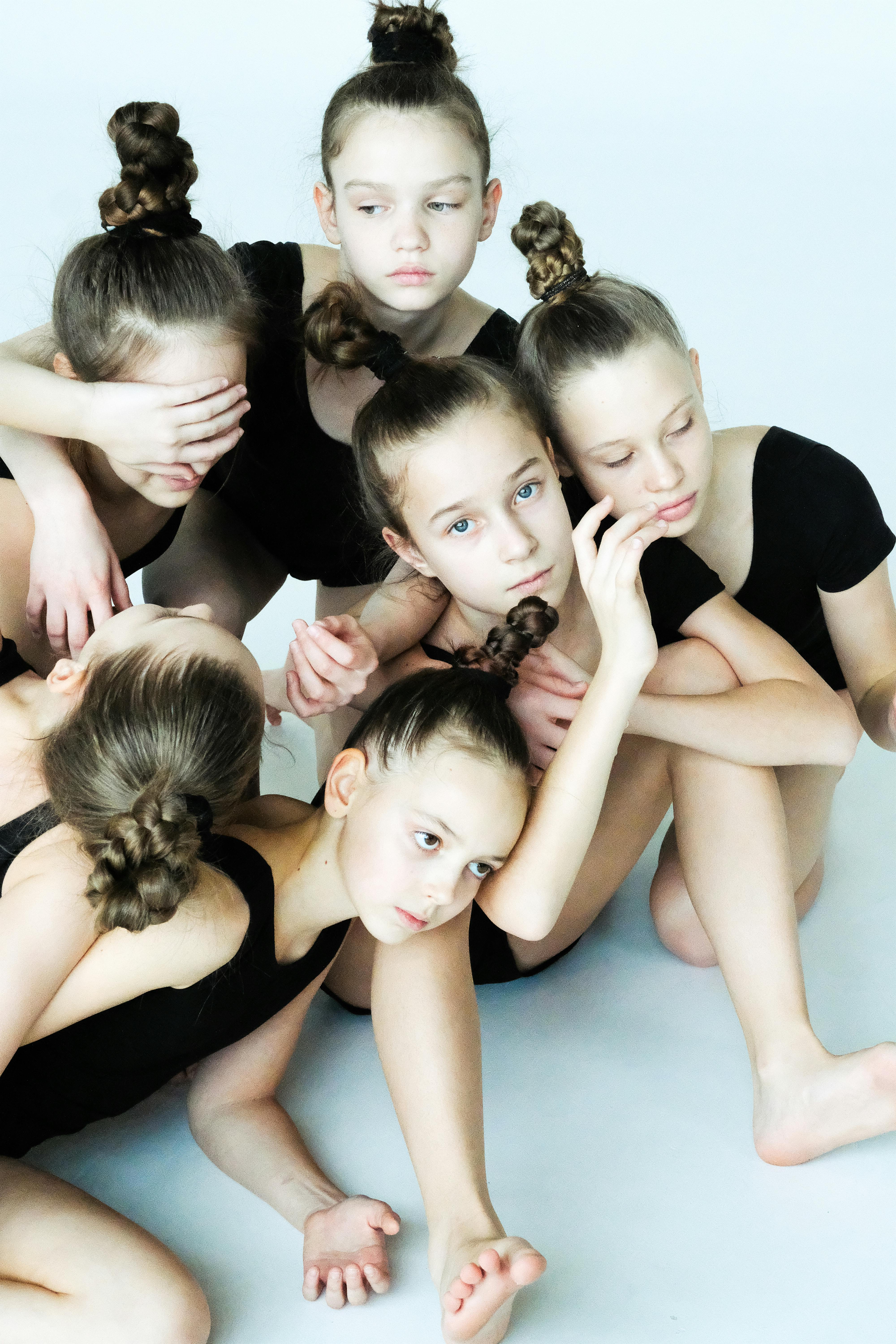 团队整理信息的照片